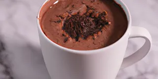 Receita Calda de Chocolate Fit Low Carb para Franquear o Verão