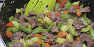 Receita Carne com Legumes Low Carb na Panela de Pressão