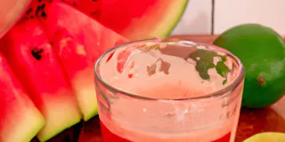 Receita Suco de melancia com limão - Refrescante e saudável!