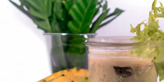 Receita Suco detox de abacaxi com couve para emagrecer