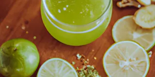 Receita Suco Detox de Limão com Gengibre