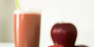 Receita Suco detox de maca: a bebida que vai te deixar mais saudável e disposto para o dia!